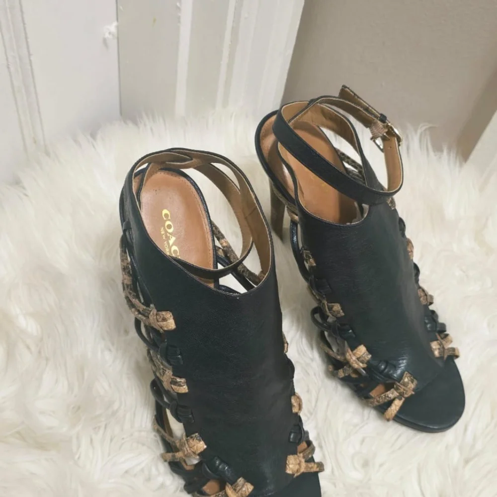 Coach High Heels Black Leather Snake Skin Accents Sandals Size 9B✌️